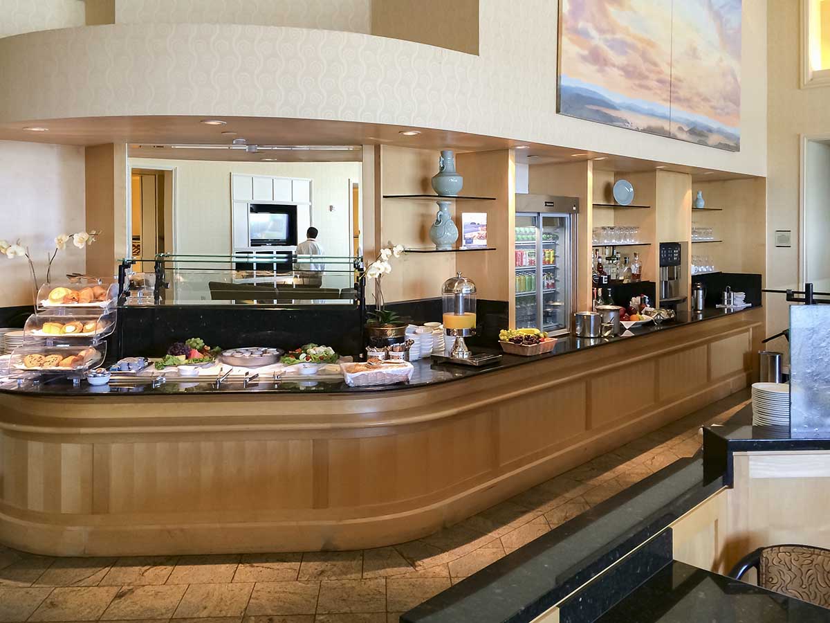 Self serve food bar in the United Airlines global first lounge SFO