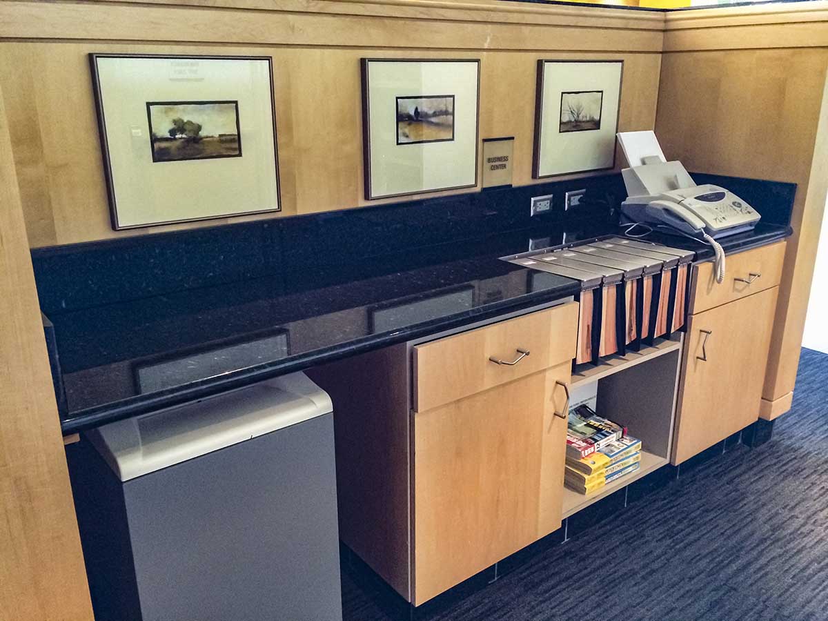 Fax machine in the United Airlines global first lounge SFO