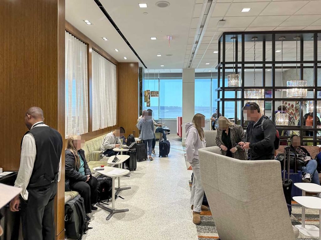 Amex Escape Lounge FLL layout