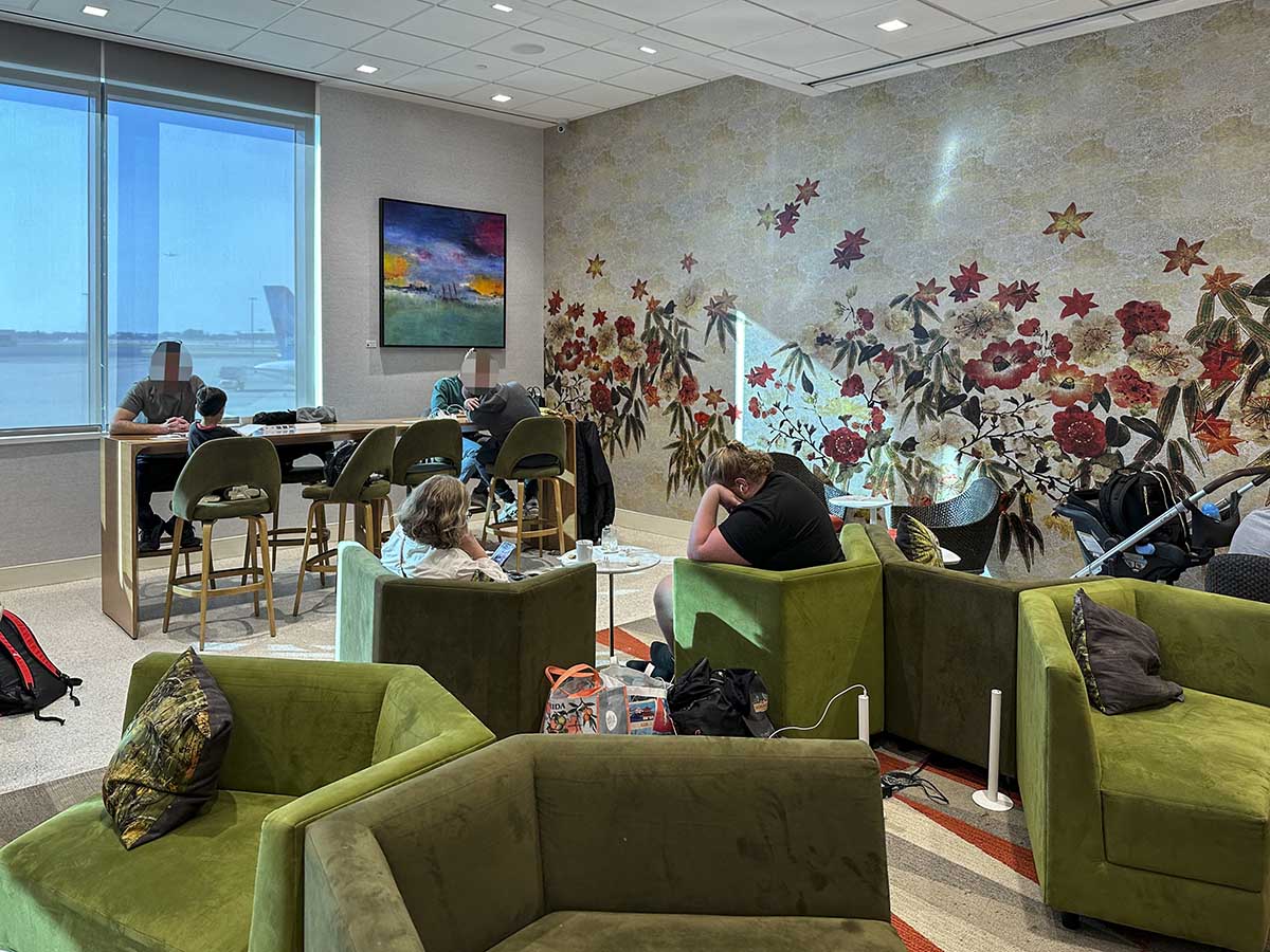 Amex Escape Lounge FLL chairs and couches for relaxing