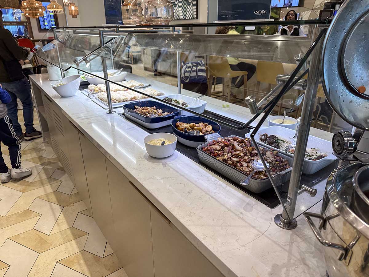 Amex Escape Lounge FLL hot food
