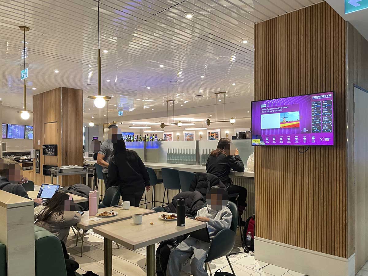 Plaza Premium Lounge YVR central bar area