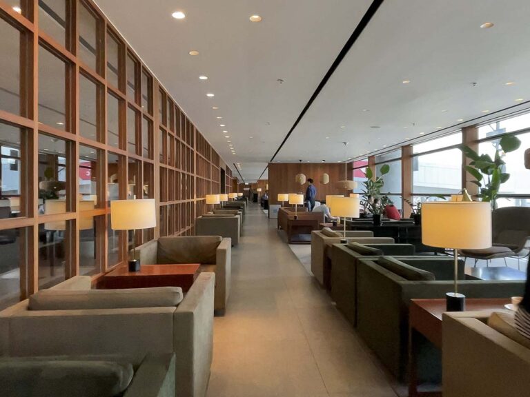 Cathay Pacific The Pier Lounge Hong Kong