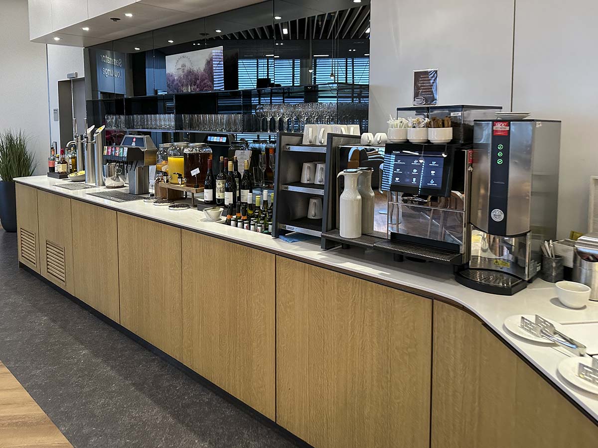 Lufthansa Lounge Heathrow Terminal 2 self serve drink bar including alcohol